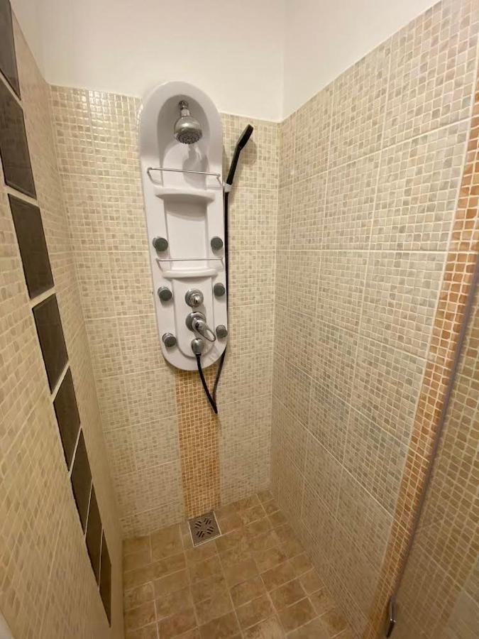 Chill Apartman Miskolc Buitenkant foto